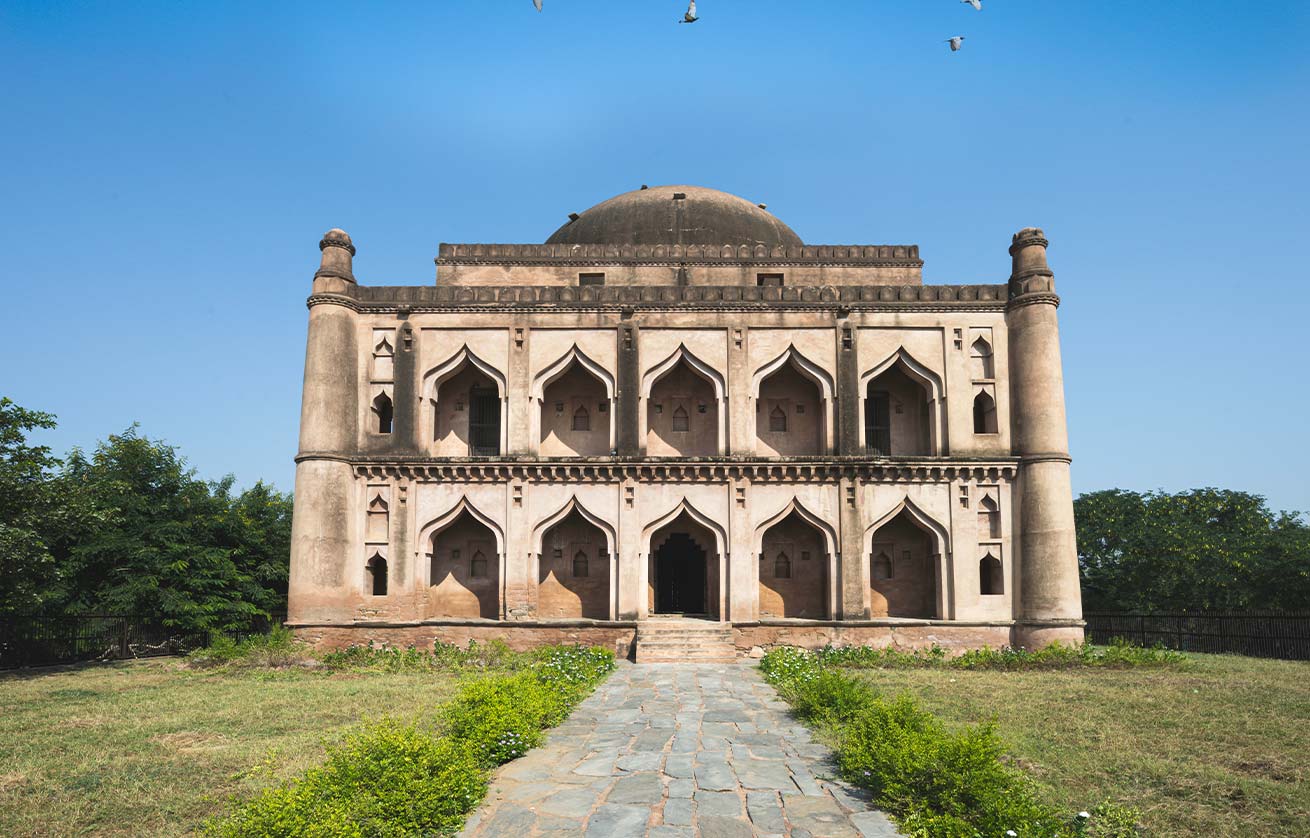 Chor Gumbad, Narnaul